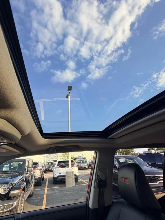 2018 Toyota 4Runner 5th Gen - Image 19 of 20