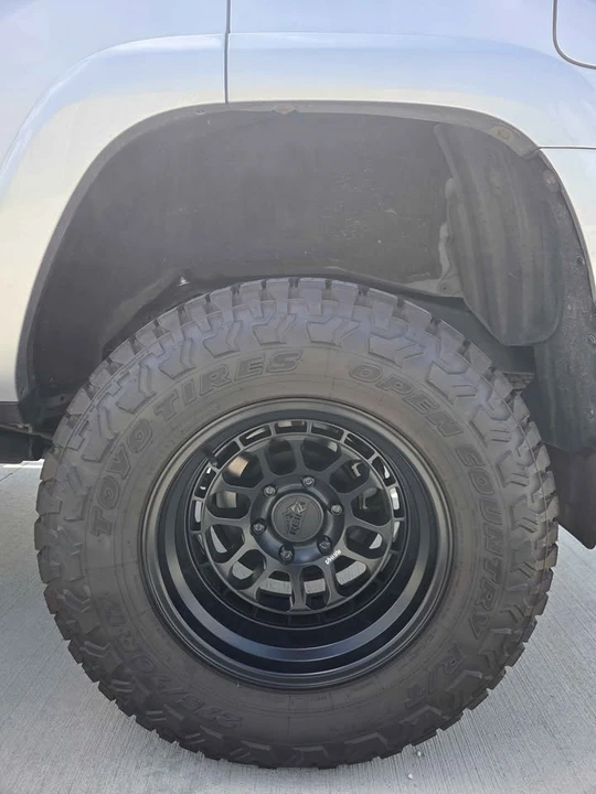 2018 Toyota 4Runner 5th Gen - Image 5 of 9