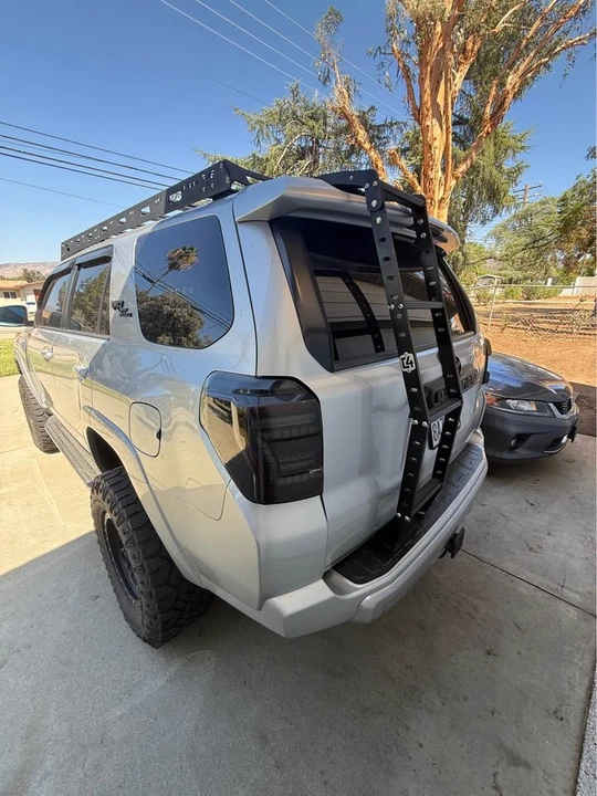 2018 Toyota 4Runner 5th Gen - Image 4 of 5