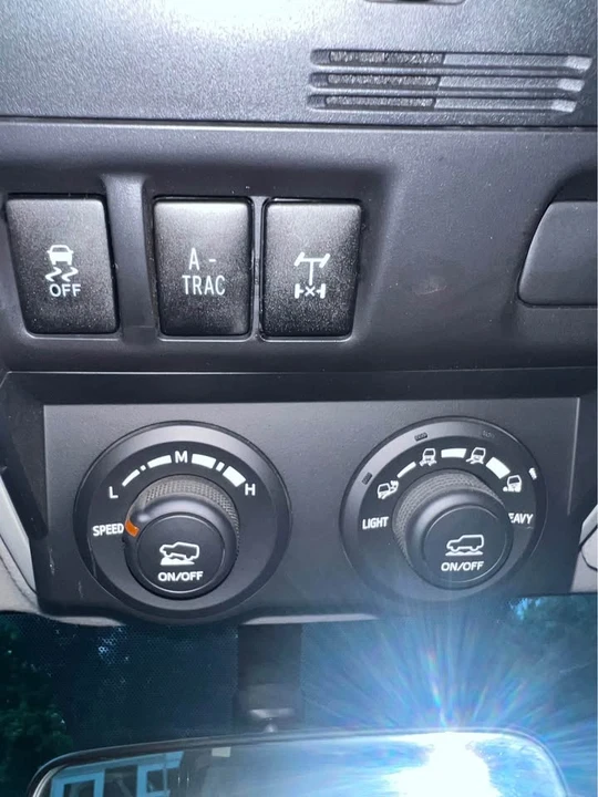 2018 Toyota 4Runner 5th Gen - Image 8 of 16