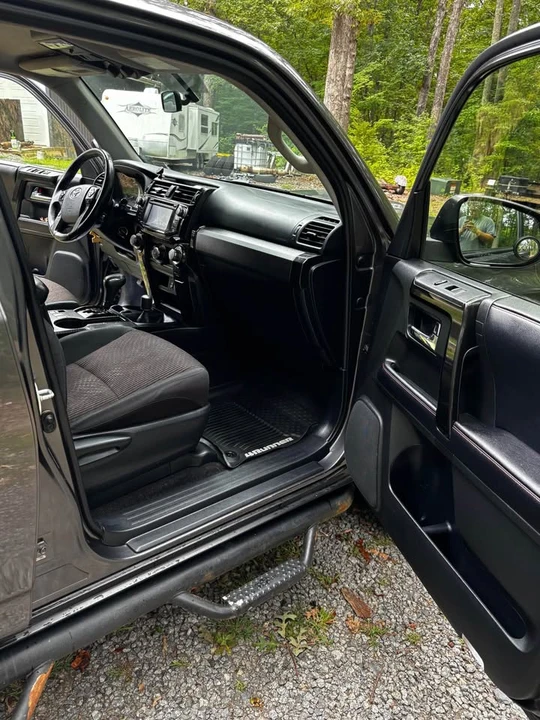 2018 Toyota 4Runner 5th Gen - Image 9 of 13