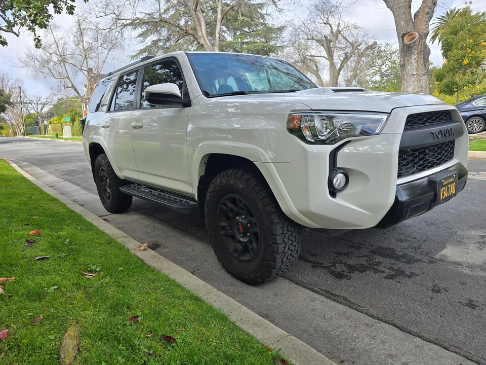 2018 Toyota 4Runner 5th Gen - Image 25 of 31
