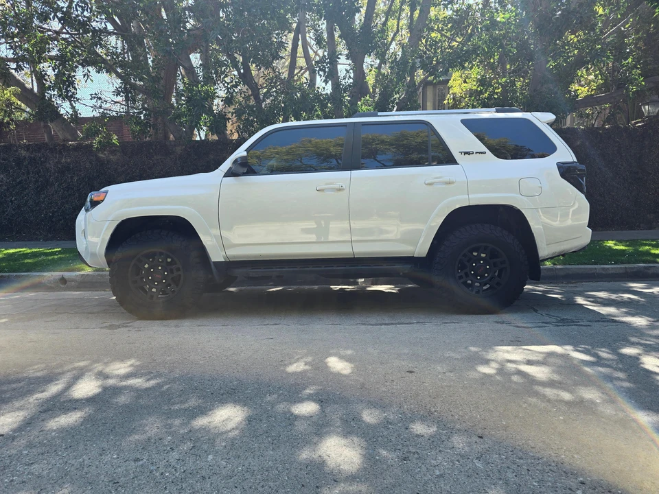 2018 Toyota 4Runner 5th Gen - Image 14 of 31