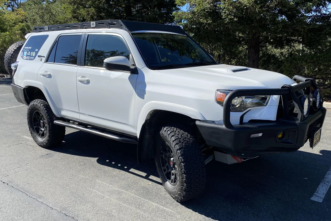 2018 Toyota 4Runner 5th Gen - Image 2 of 31