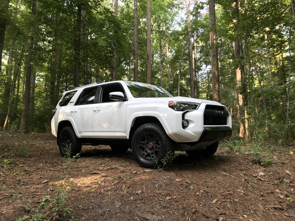 2018 Toyota 4Runner 5th Gen - Image 17 of 31
