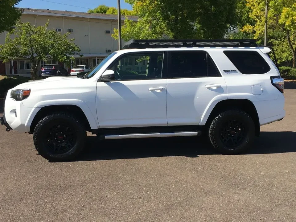2018 Toyota 4Runner 5th Gen - Image 2 of 10