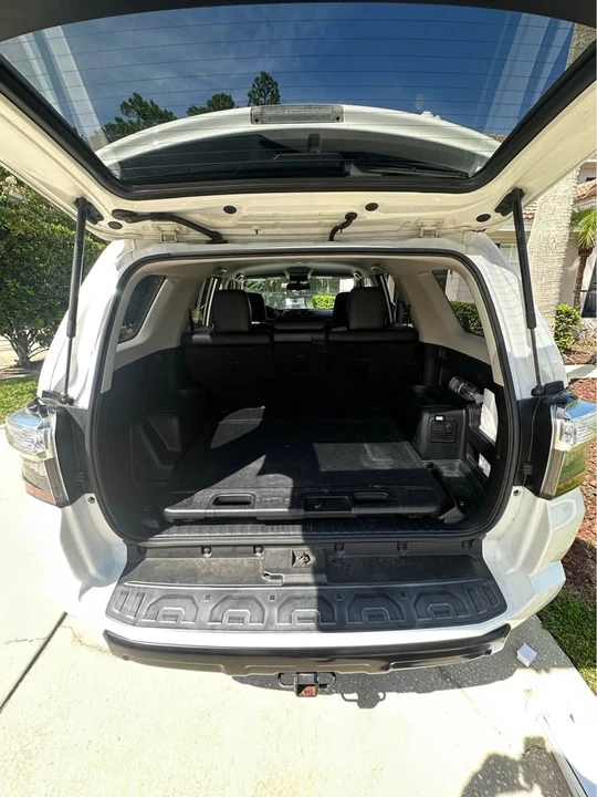 2018 Toyota 4Runner 5th Gen - Image 9 of 14