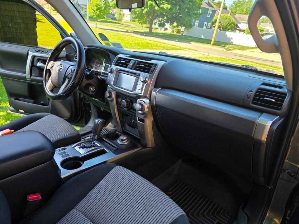 2018 Toyota 4Runner 5th Gen - Image 8 of 12