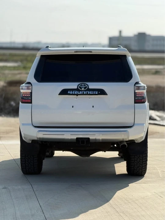 2018 Toyota 4Runner 5th Gen - Image 8 of 17