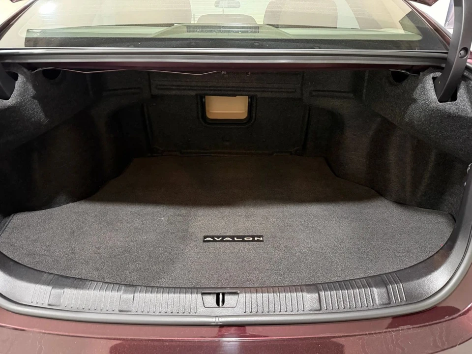 2018 Toyota Avalon 4th Gen - Image 15 of 17
