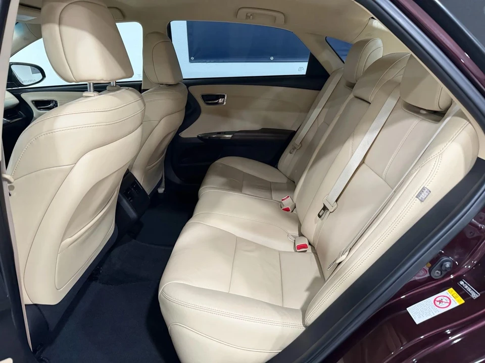 2018 Toyota Avalon 4th Gen - Image 8 of 17