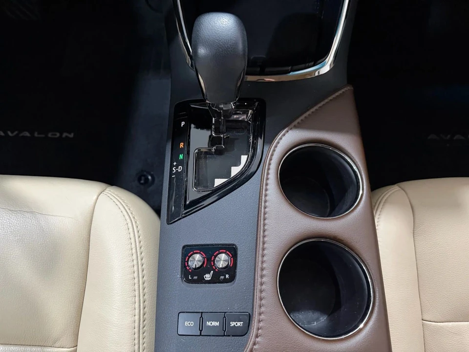 2018 Toyota Avalon 4th Gen - Image 13 of 17