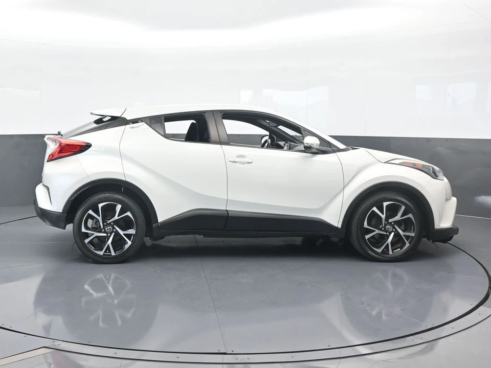 2018 Toyota C-HR - Image 7 of 12