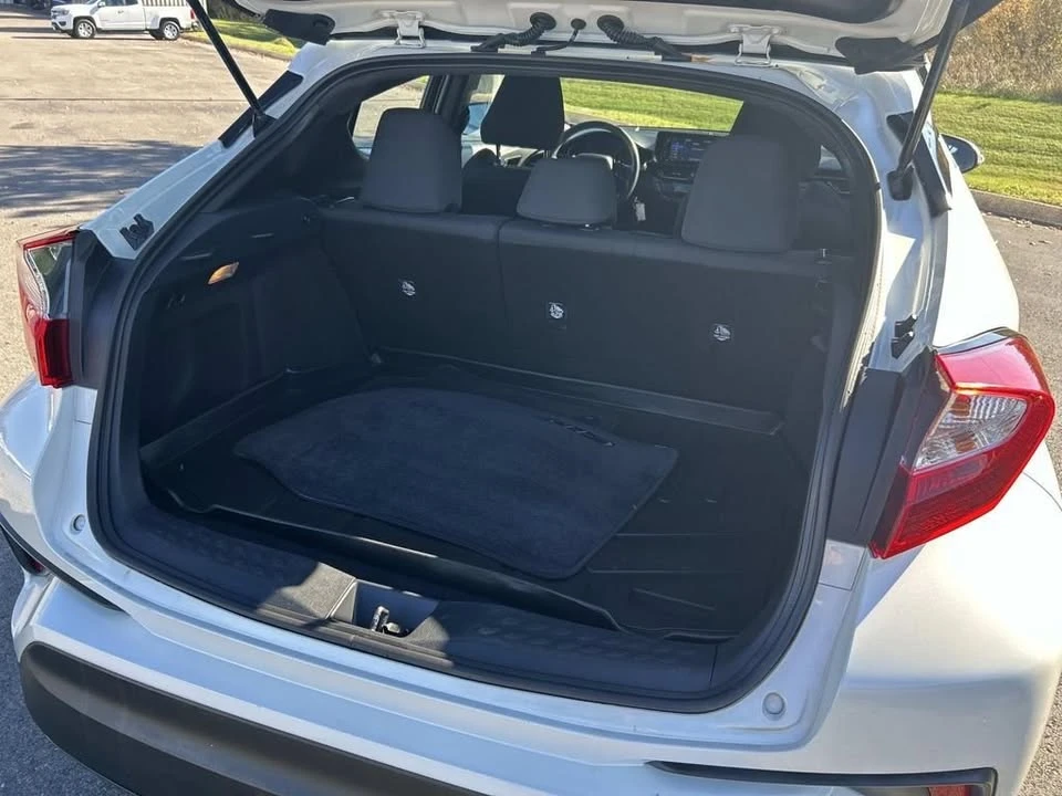 2018 Toyota C-HR - Image 13 of 20