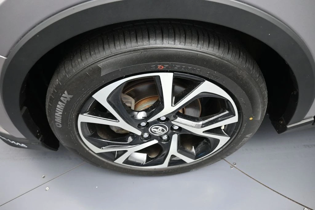 2018 Toyota C-HR - Image 14 of 31