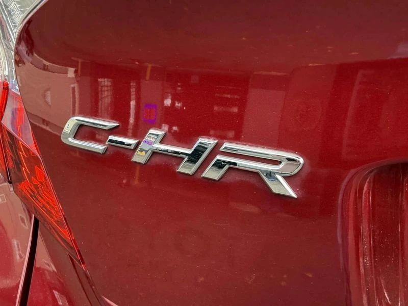 2018 Toyota C-HR - Image 9 of 12