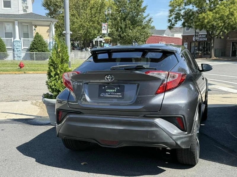 2018 Toyota C-HR - Image 9 of 12