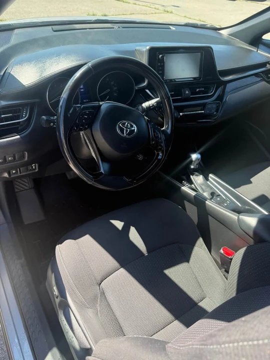 2018 Toyota C-HR - Image 9 of 10