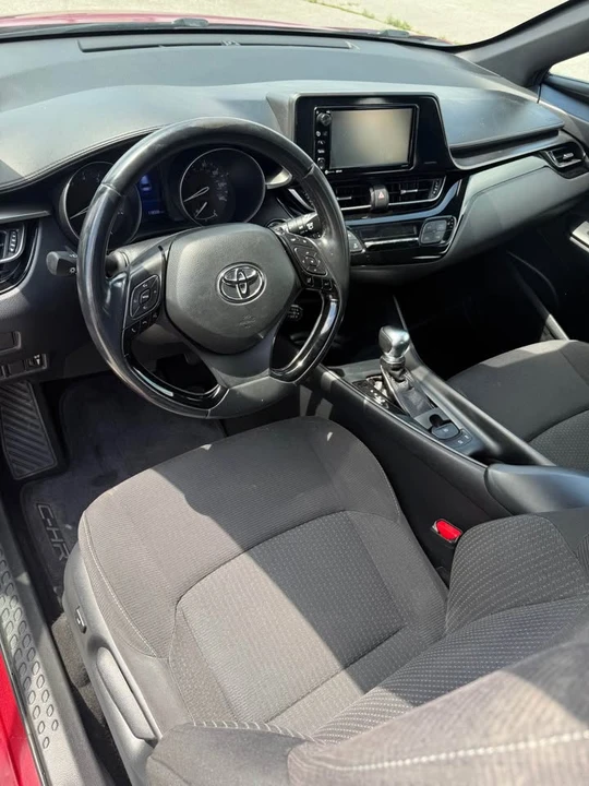 2018 Toyota C-HR - Image 9 of 10