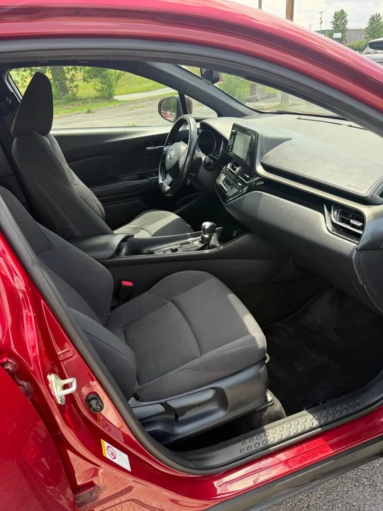2018 Toyota C-HR - Image 7 of 10