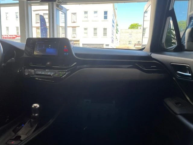 2018 Toyota C-HR - Image 25 of 31
