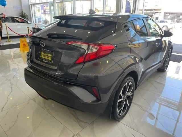 2018 Toyota C-HR - Image 7 of 31