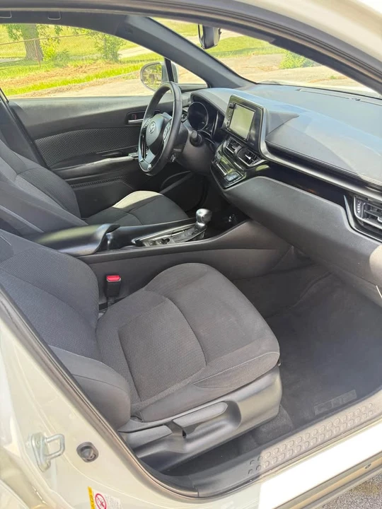 2018 Toyota C-HR - Image 7 of 10