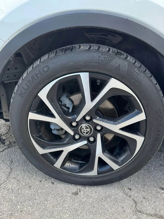 2018 Toyota C-HR - Image 14 of 17