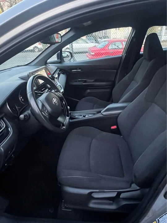 2018 Toyota C-HR - Image 12 of 20