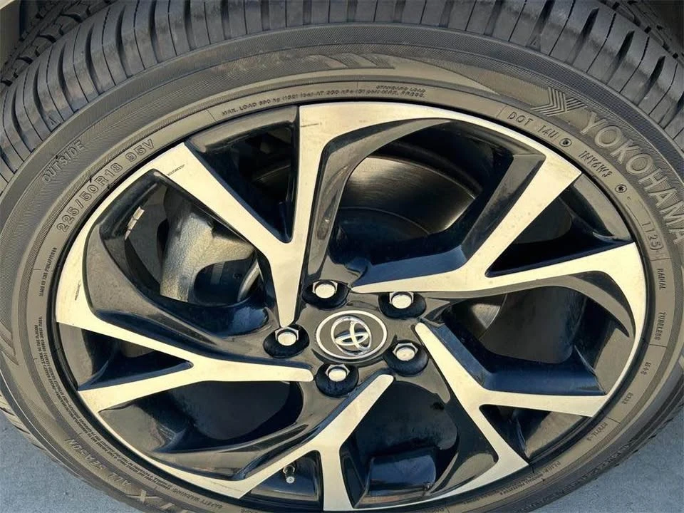 2018 Toyota C-HR - Image 9 of 12
