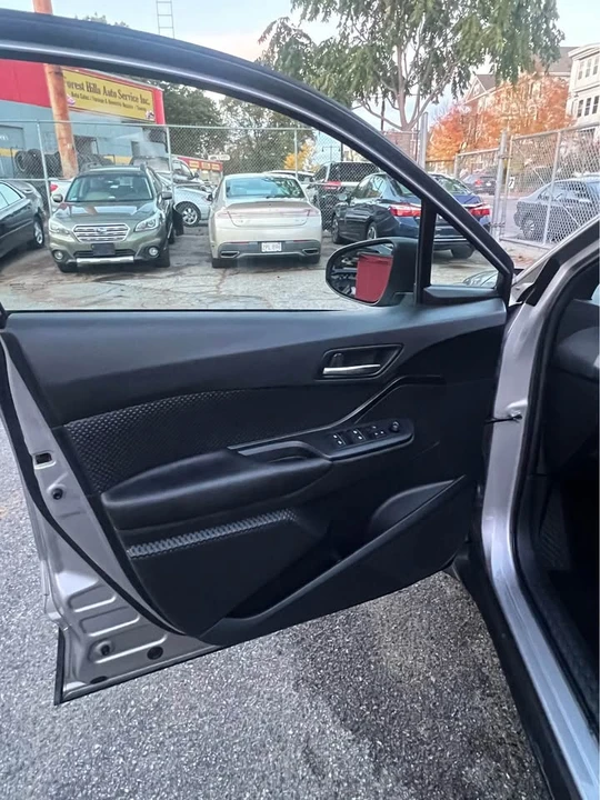 2018 Toyota C-HR - Image 11 of 20