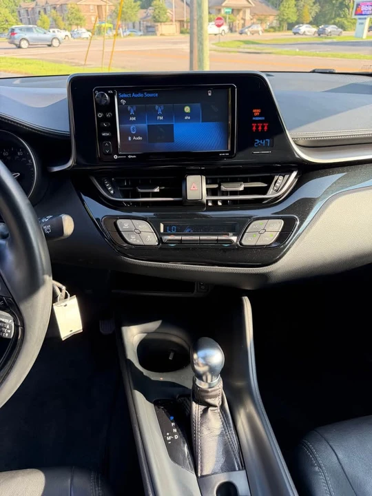 2018 Toyota C-HR - Image 9 of 13