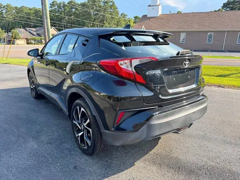 2018 Toyota C-HR XLE Sport Utility 4D