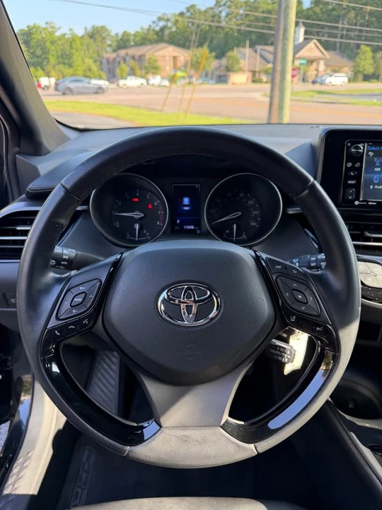 2018 Toyota C-HR - Image 10 of 13