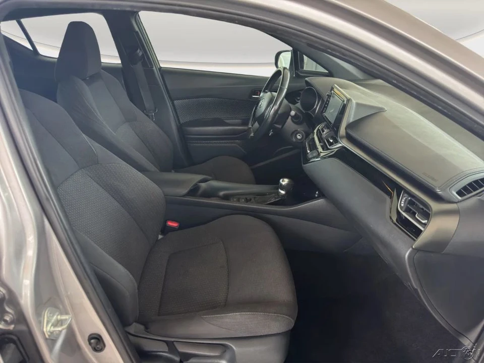 2018 Toyota C-HR - Image 19 of 21
