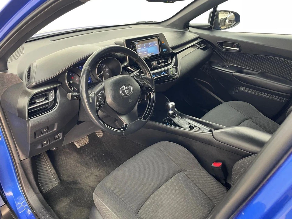 2018 Toyota C-HR - Image 11 of 31