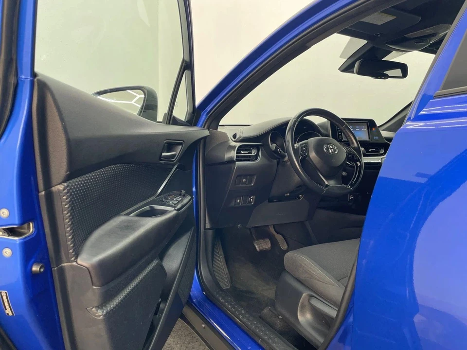 2018 Toyota C-HR - Image 10 of 31