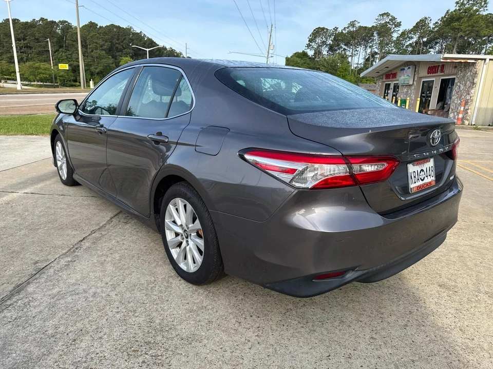 2018 Toyota Camry 8th Gen - Image 17 of 27