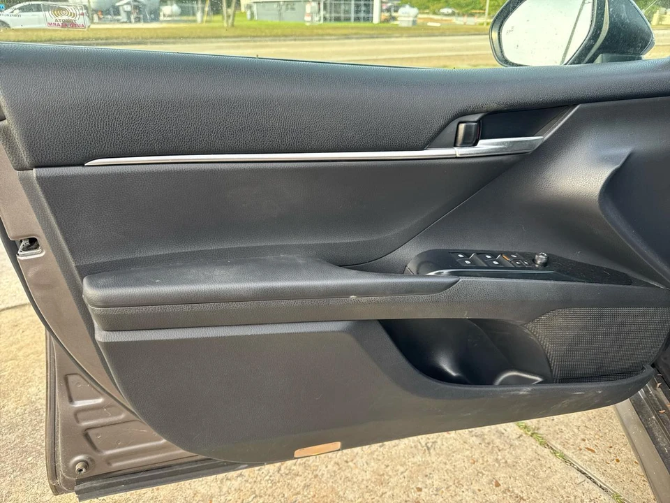 2018 Toyota Camry 8th Gen - Image 20 of 27