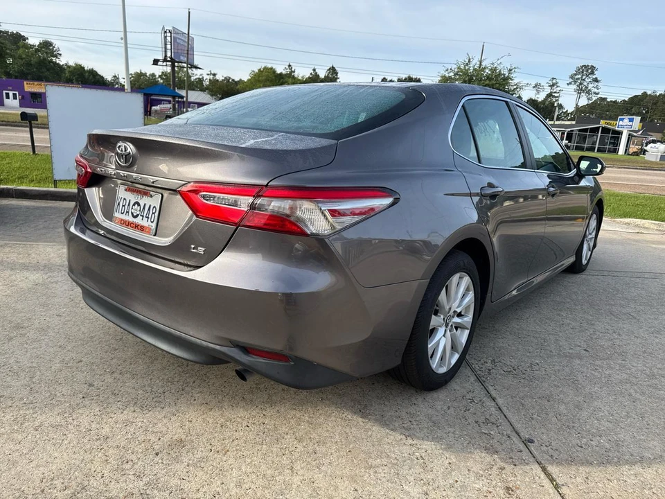 2018 Toyota Camry 8th Gen - Image 15 of 27