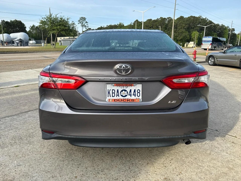 2018 Toyota Camry 8th Gen - Image 16 of 27