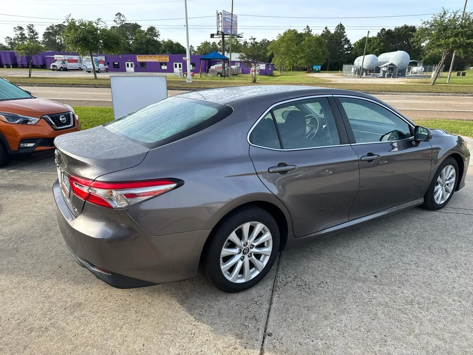 2018 Toyota Camry 8th Gen - Image 13 of 27