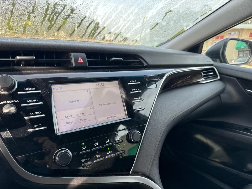 2018 Toyota Camry 8th Gen - Image 26 of 27