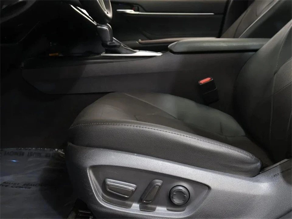 2018 Toyota Camry 8th Gen - Image 15 of 31