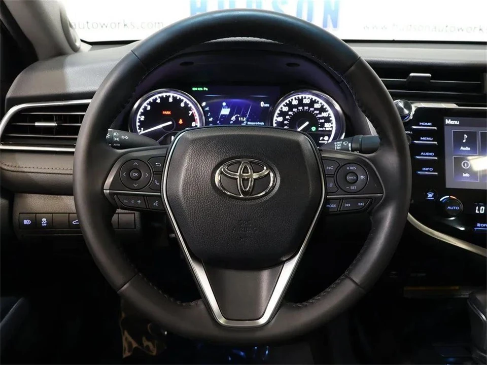 2018 Toyota Camry 8th Gen - Image 17 of 31