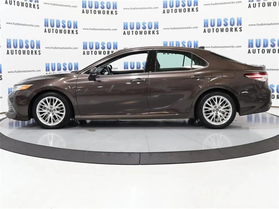 2018 Toyota Camry 8th Gen - Image 3 of 31