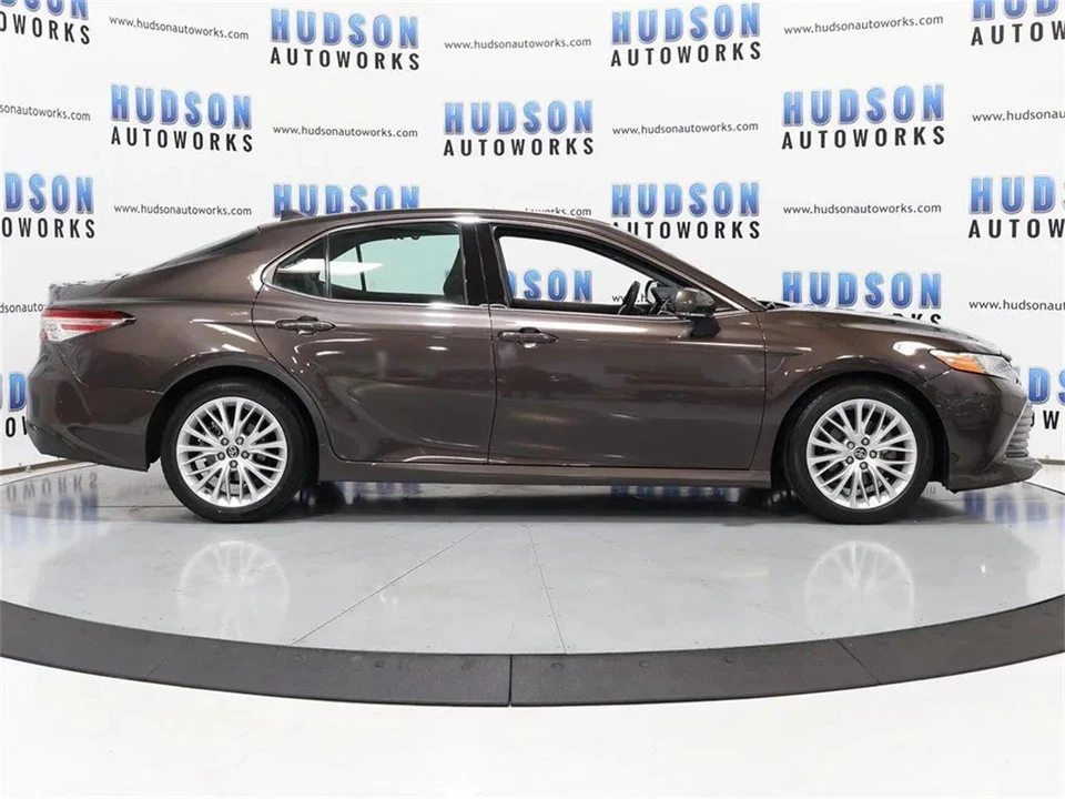 2018 Toyota Camry 8th Gen - Image 7 of 31
