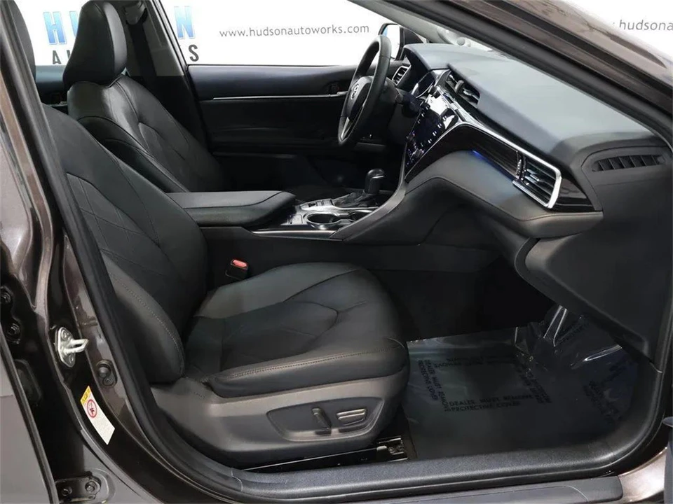 2018 Toyota Camry 8th Gen - Image 28 of 31