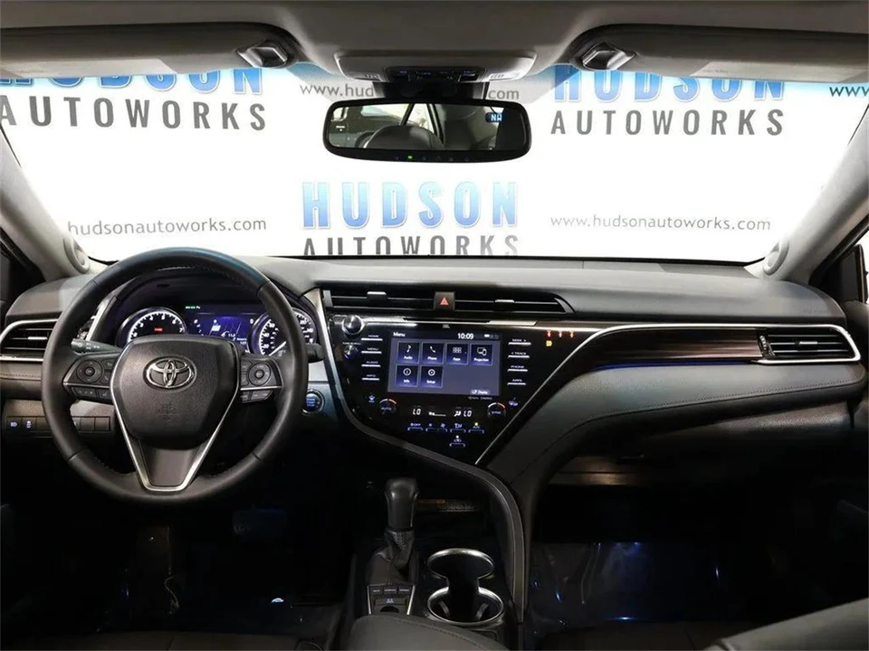 2018 Toyota Camry 8th Gen - Image 24 of 31