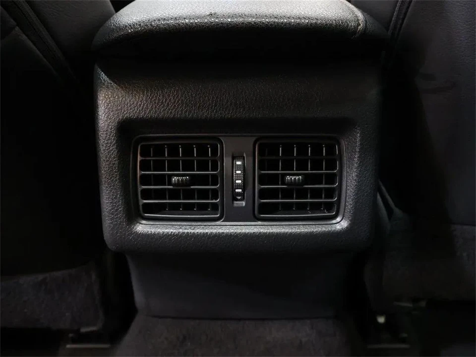 2018 Toyota Camry 8th Gen - Image 26 of 31